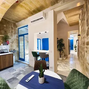 Mandera's Boutique & Dorms Valletta